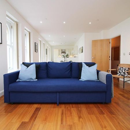 No 2 Under The Clock By Ssw - 2Br, Right In The City Centre, Sleeps 6 Cardiff Luaran gambar