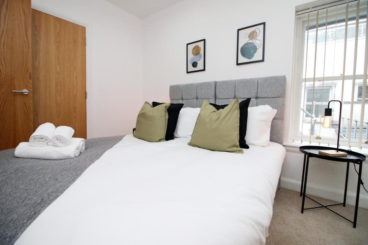 No 2 Under The Clock By Ssw - 2Br, Right In The City Centre, Sleeps 6 Cardiff Luaran gambar