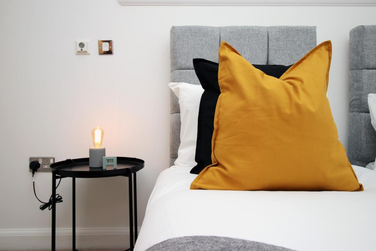No 2 Under The Clock By Ssw - 2Br, Right In The City Centre, Sleeps 6 Cardiff Luaran gambar