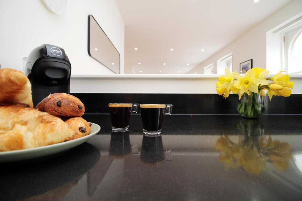 No 2 Under The Clock By Ssw - 2Br, Right In The City Centre, Sleeps 6 Cardiff Luaran gambar