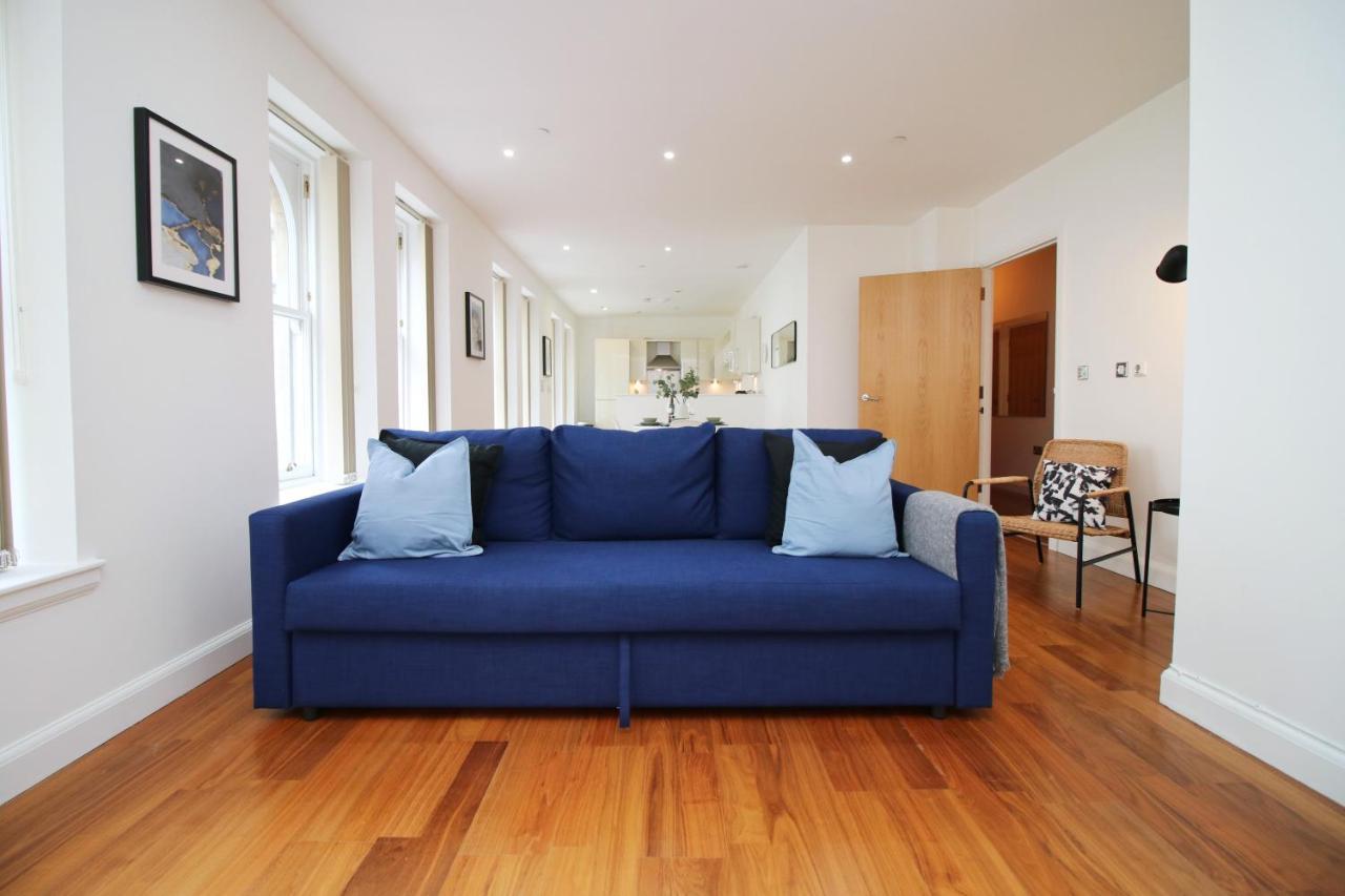 No 2 Under The Clock By Ssw - 2Br, Right In The City Centre, Sleeps 6 Cardiff Luaran gambar