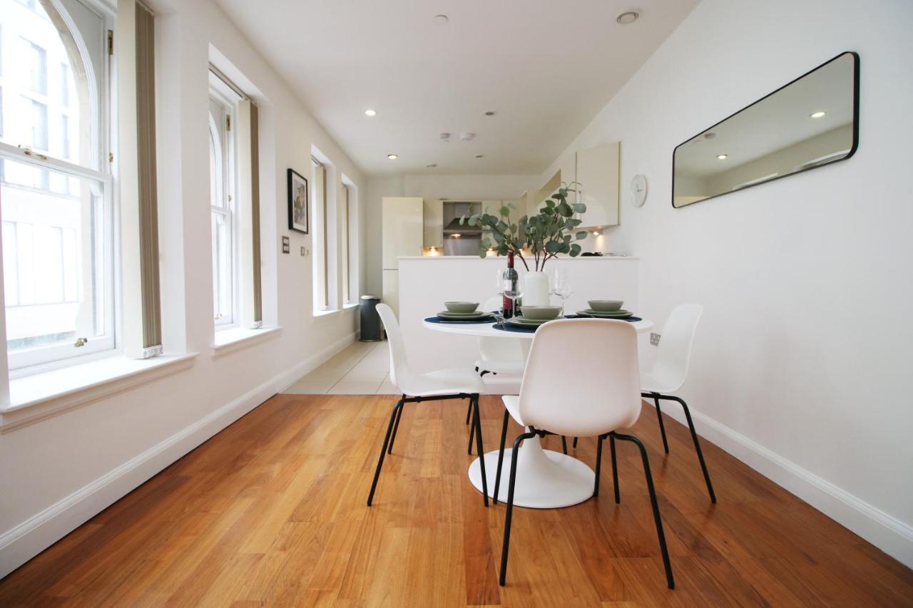 No 2 Under The Clock By Ssw - 2Br, Right In The City Centre, Sleeps 6 Cardiff Luaran gambar