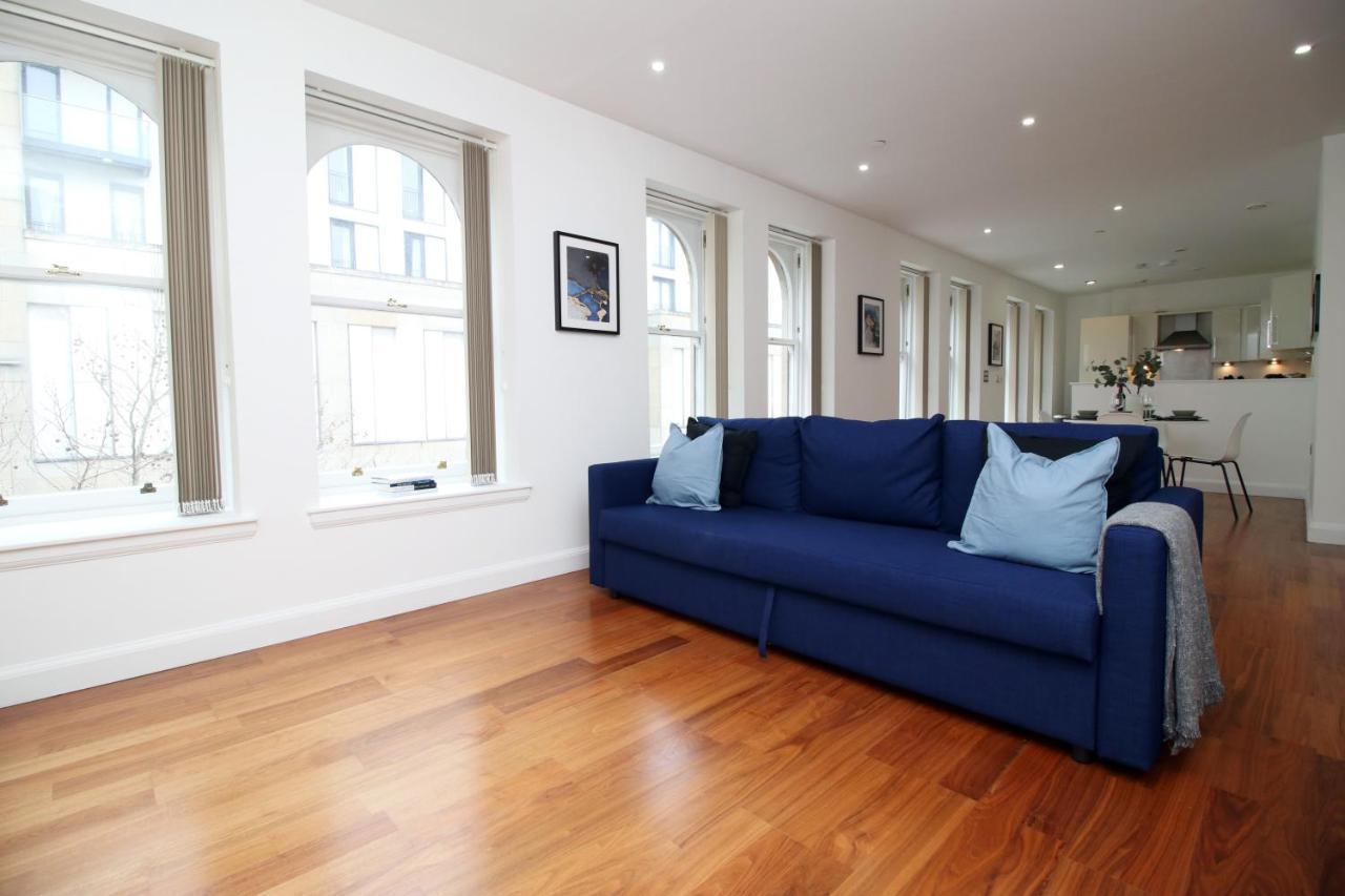 No 2 Under The Clock By Ssw - 2Br, Right In The City Centre, Sleeps 6 Cardiff Luaran gambar