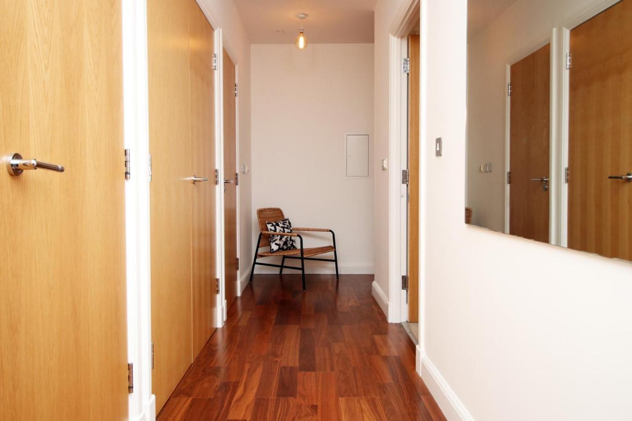 No 2 Under The Clock By Ssw - 2Br, Right In The City Centre, Sleeps 6 Cardiff Luaran gambar